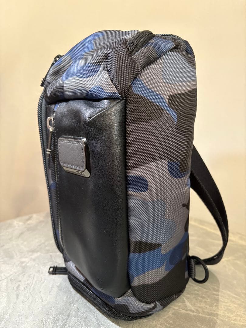 TUMI 迷彩柄 ボディバッグ・ウエストポーチ