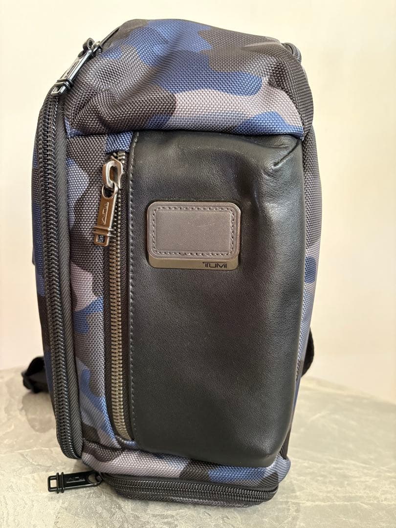 TUMI 迷彩柄 ボディバッグ・ウエストポーチ