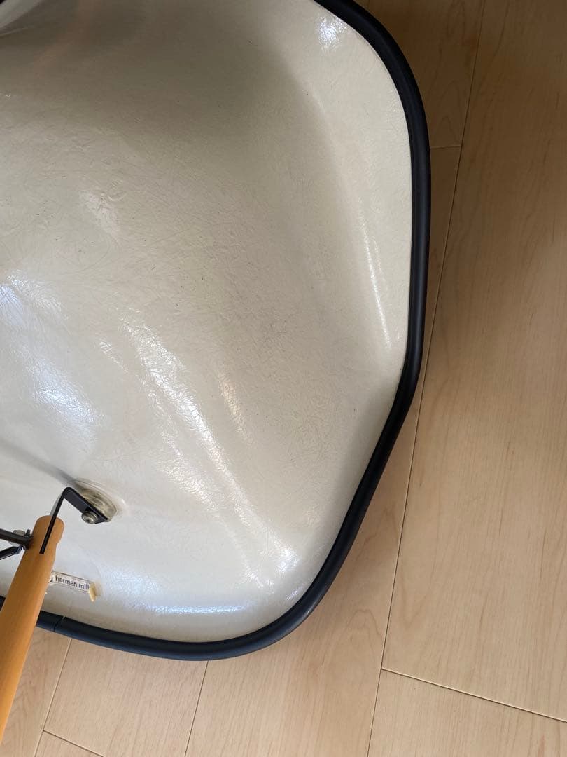 ハーマンミラー　アームシェルチェア