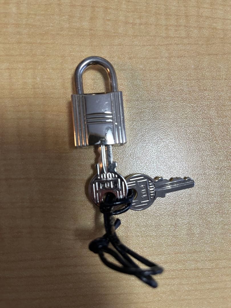 エルメス　カデナ　美品