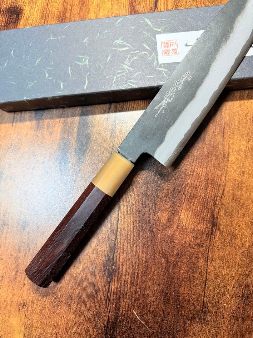 義弘作　和牛刀 本黒　包丁　8寸　青鋼　山脇刃物製作所　黒檀白水牛八角柄