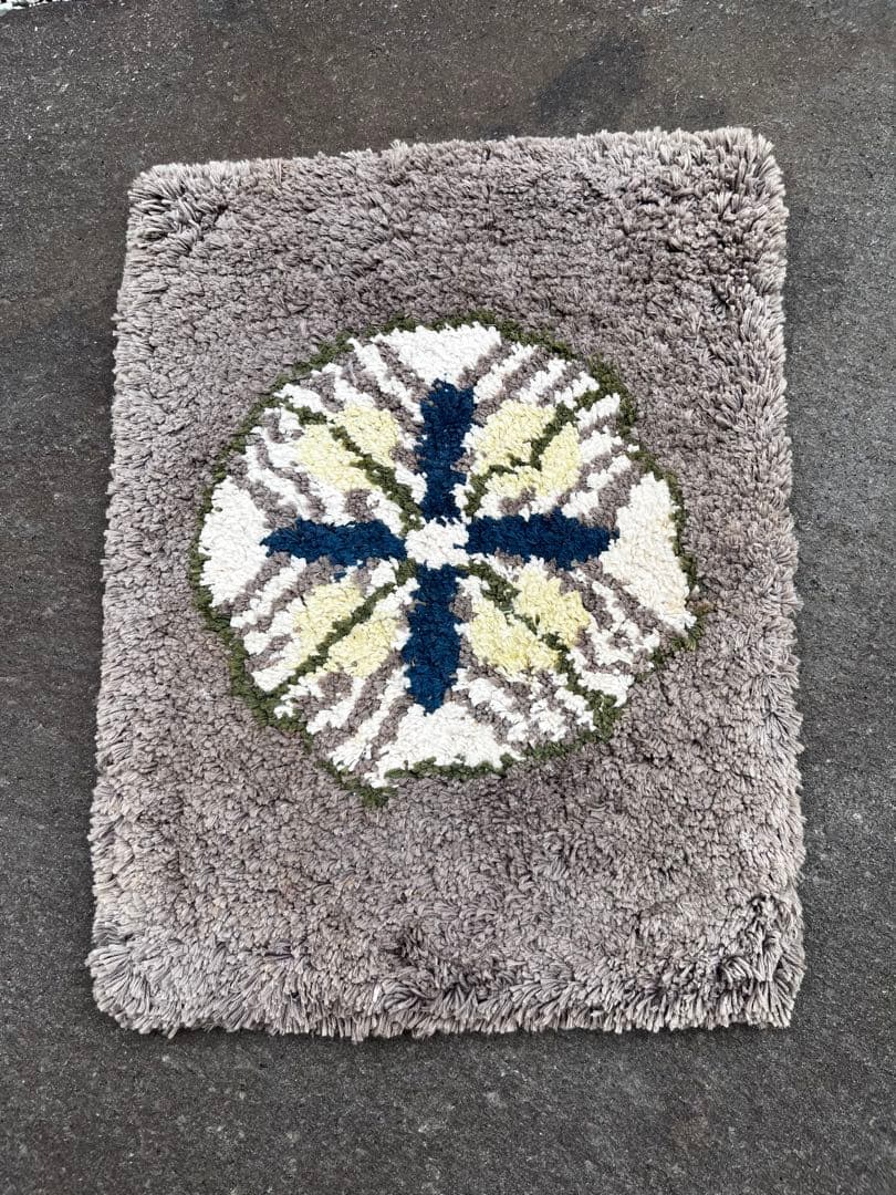 新鍋島緞通　吉島敷物　四角形　緑　グレー　青　座布団 3枚セット　段通　タグなし