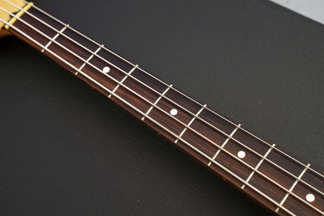 ベース Fender Japan Jazz Bass Candy Apple Red