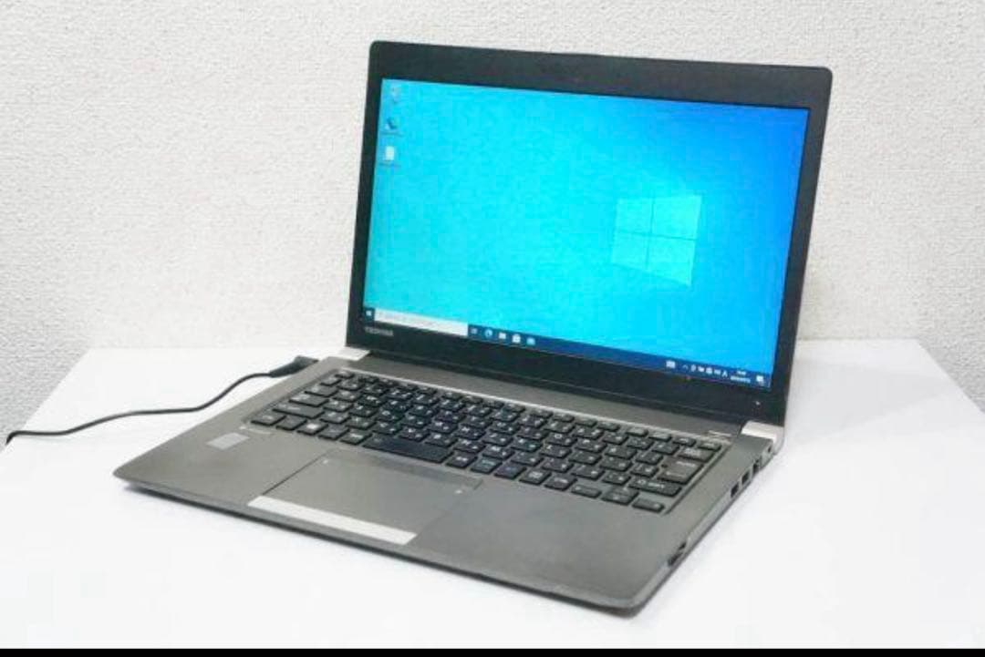 軽量　東芝 ダイナブック　R63 i5-5300　SSD240　メモリ 8GB