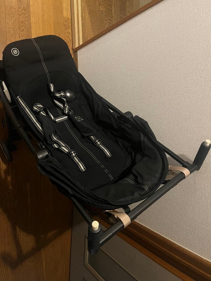 ブラック ベビーカー 折りたたみ可能