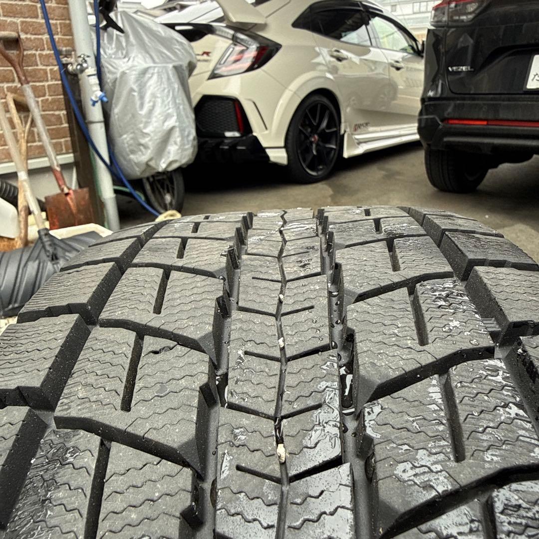 235/60/R18 スタッドレスタイヤ