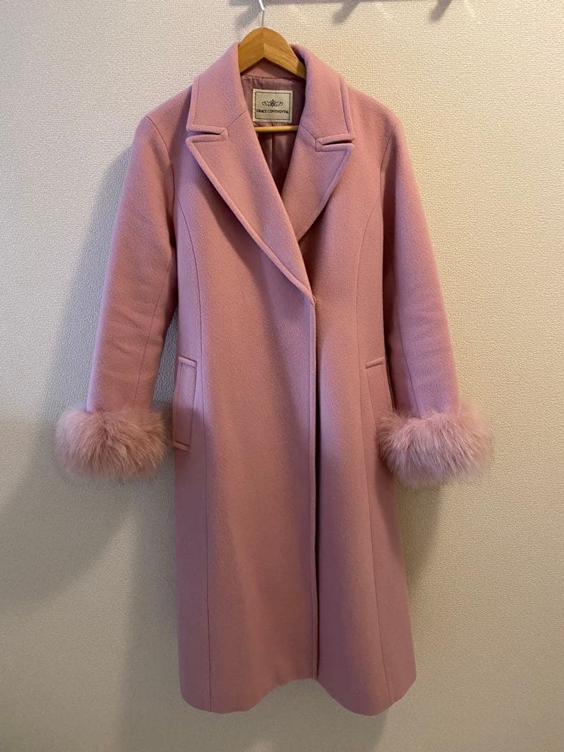 ピンクファー付きロングコート
