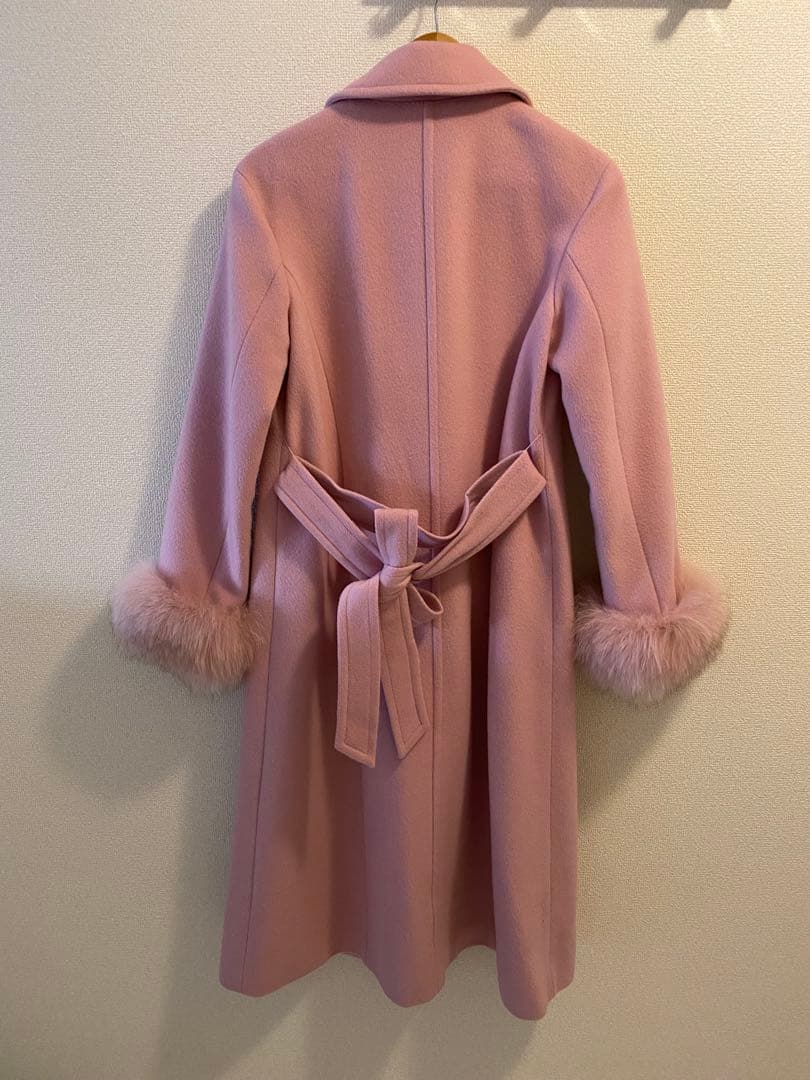 ピンクファー付きロングコート