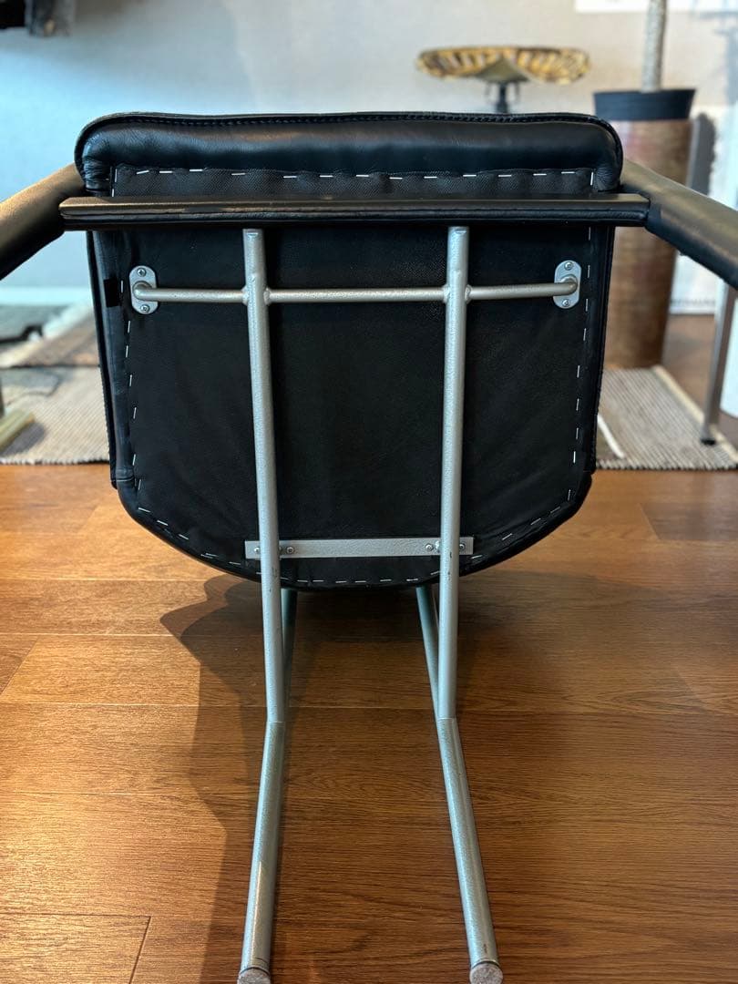 ビンテージレザーアームチェアー②