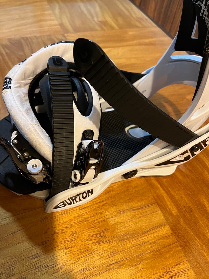 burton cartel Mサイズ　美品