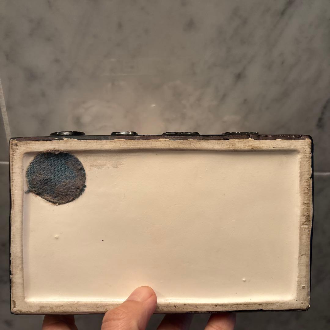 1950年代ヴィンテージ手描きの瞳やまつ毛が美しく存在感がある眠り猫