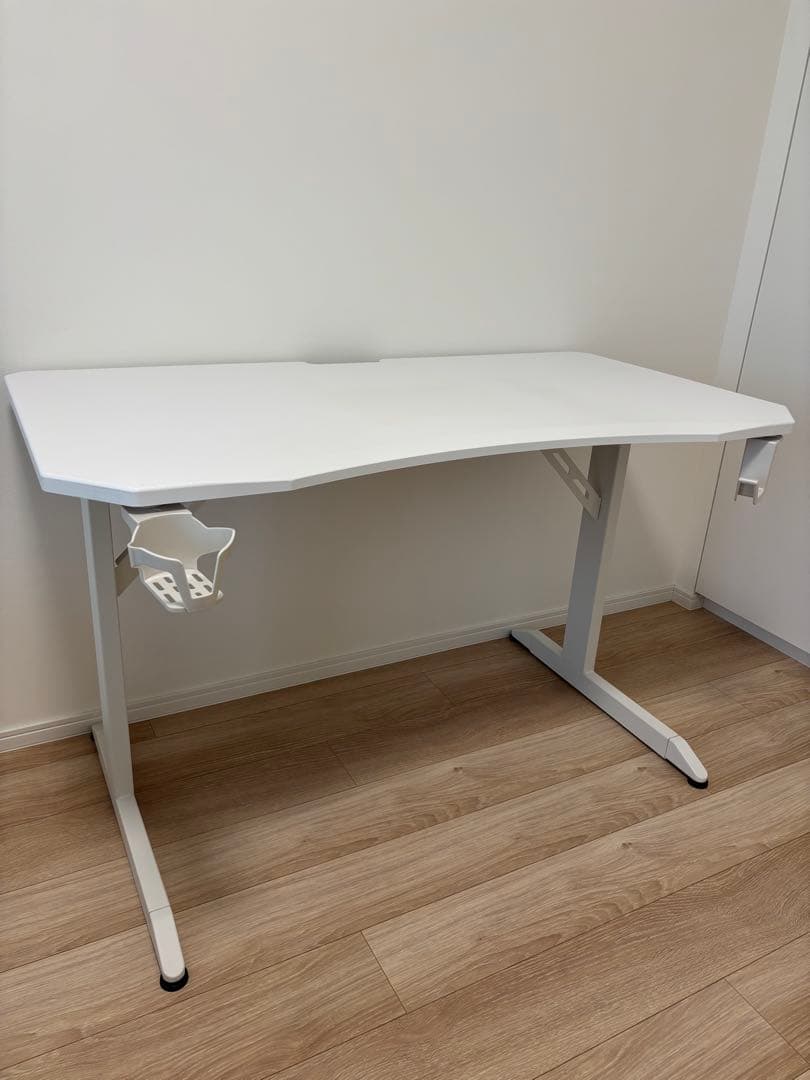 ゲーミングデスク