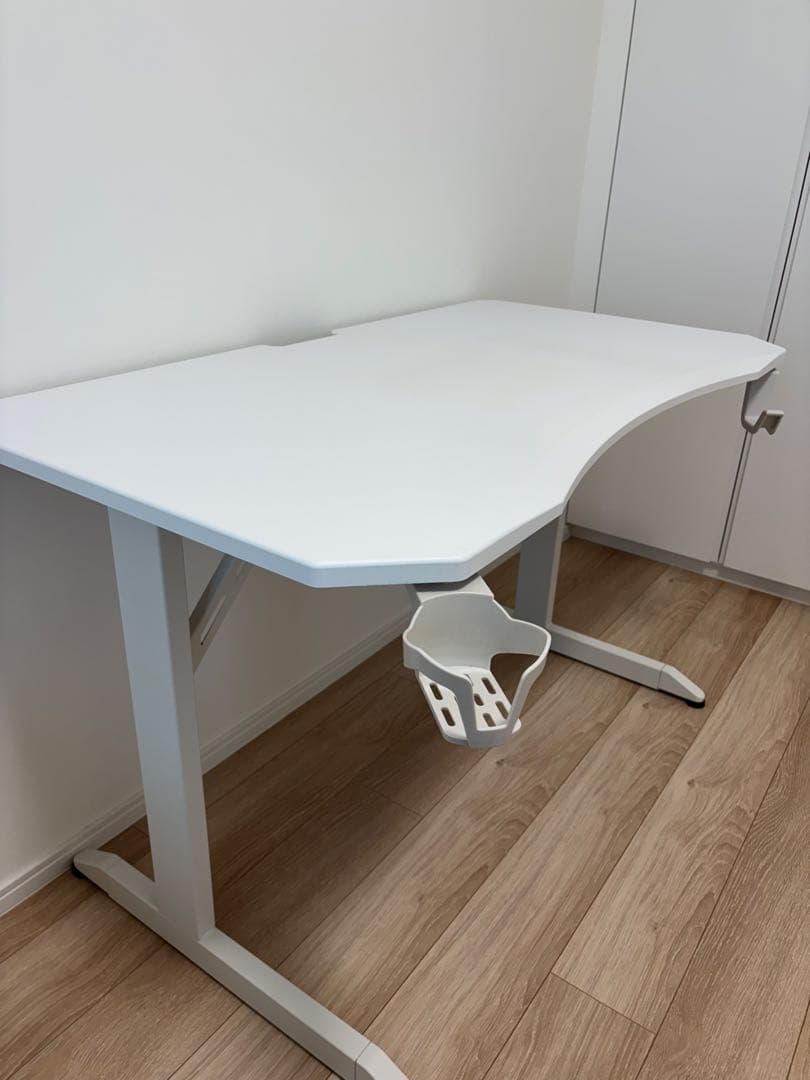 ゲーミングデスク