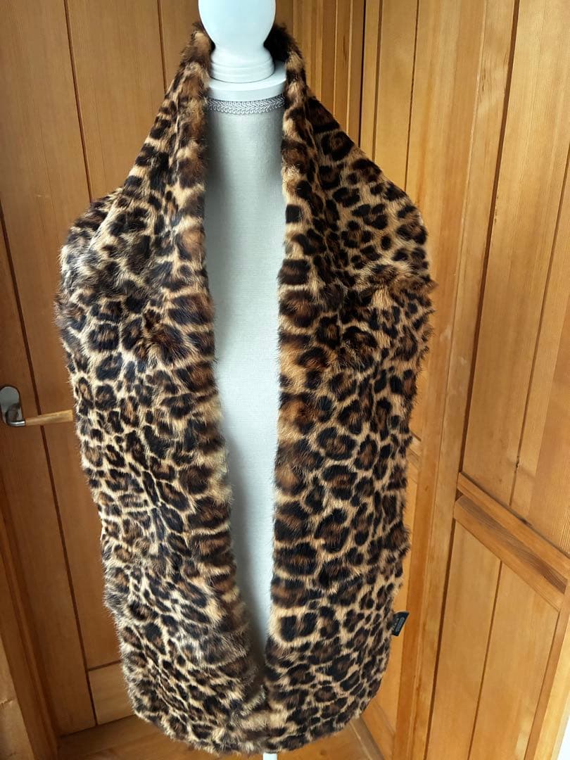 ケント‼︎ 美品GUCCI レオパード柄ファーマフラー　ストール　ラパン
