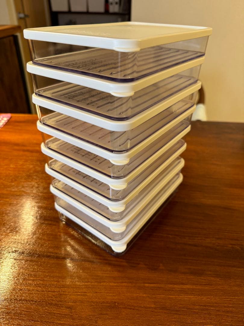 ビバライズビバ保存容器8個バック