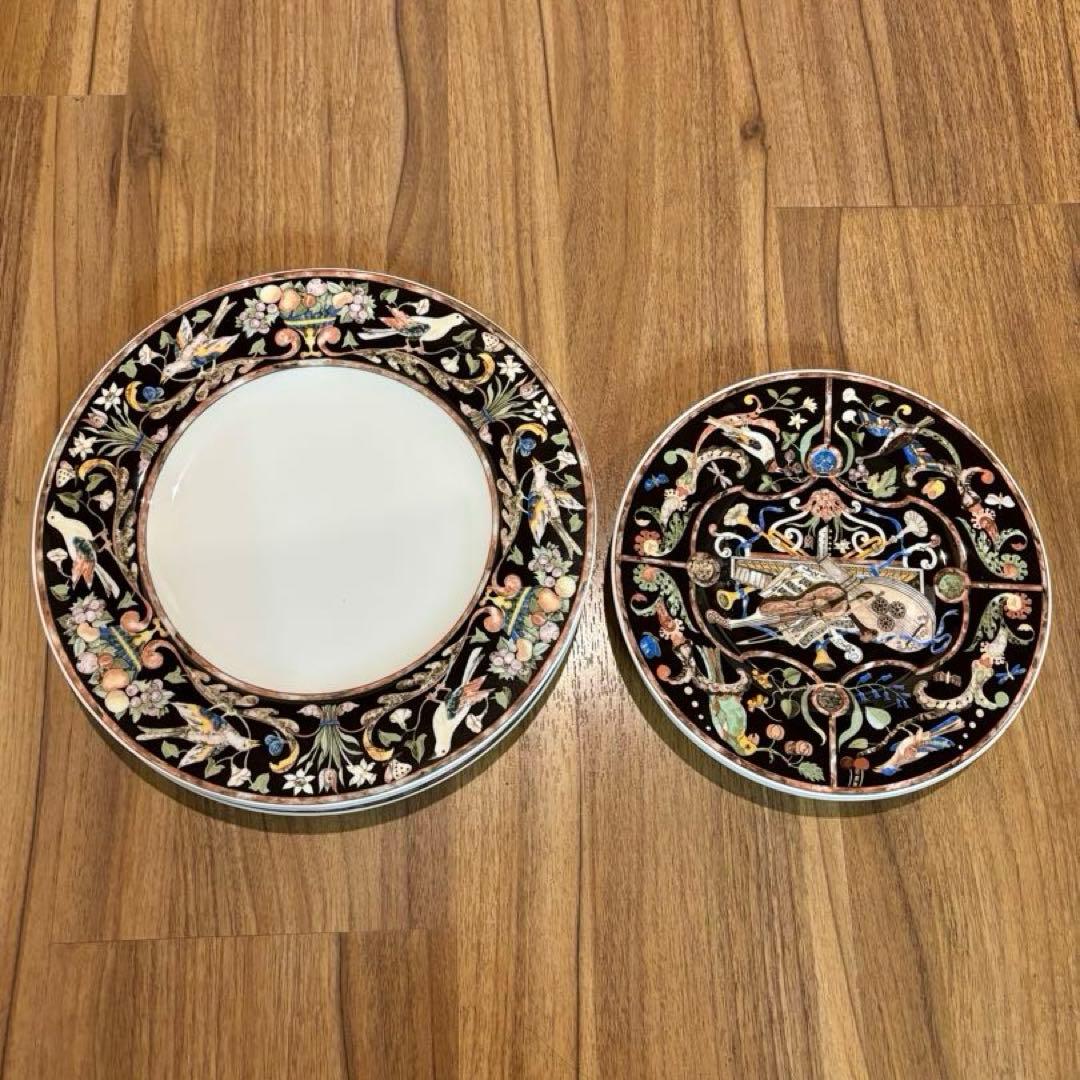 ビレロイアンドボッホ 装飾柄 絵皿 バイオリン等の楽器類 植物柄 ブラック 黒