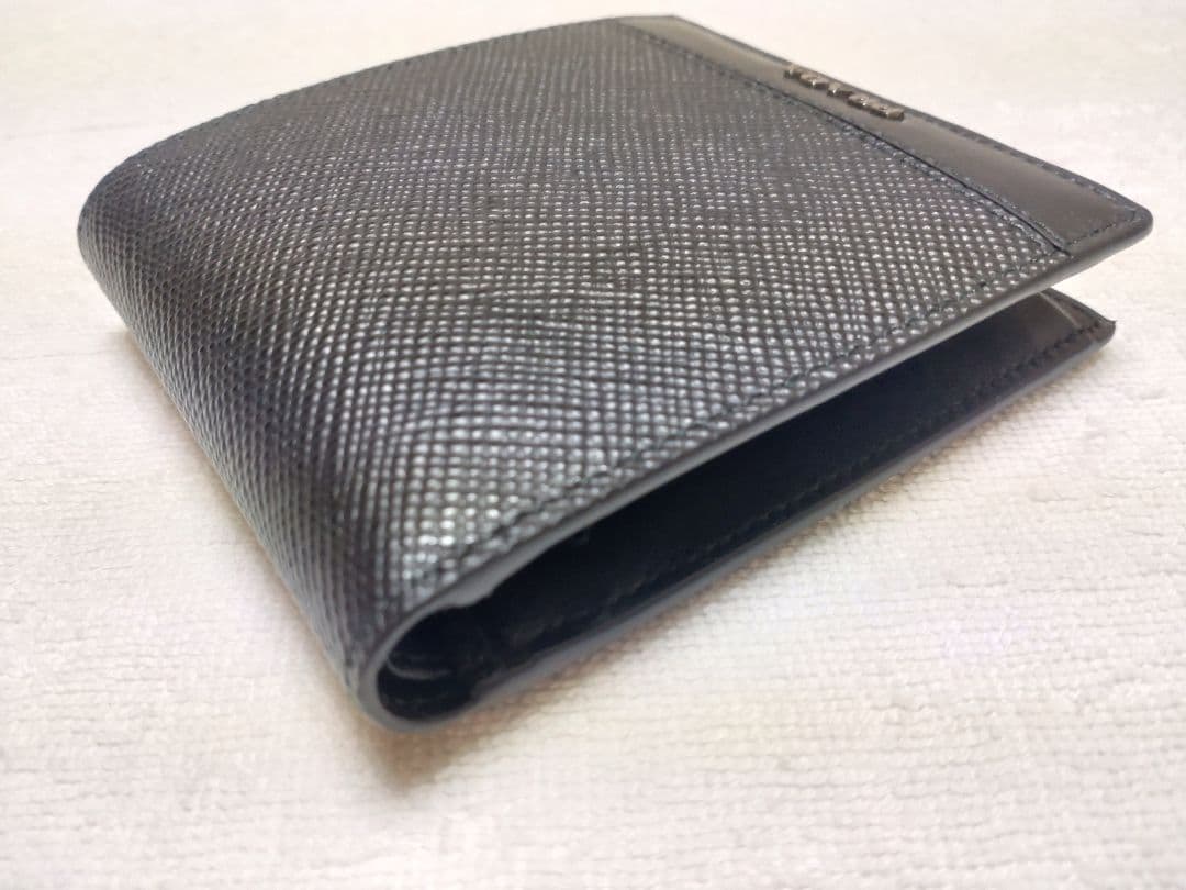 新品　PRADA　メンズ 二つ折り財布 2MO738　SAFFIANO　ブラック