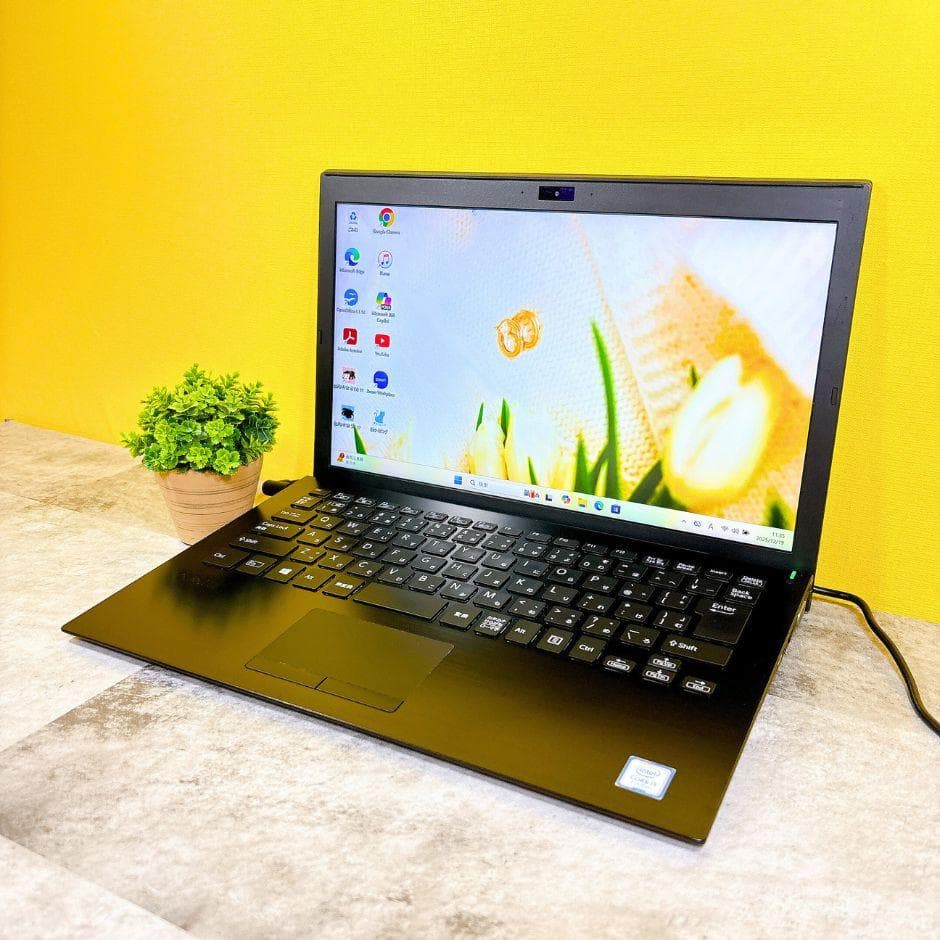 小型軽量❣SSDで快適✨ｉ5 フルHD カメラ付き Windows11仕事趣味