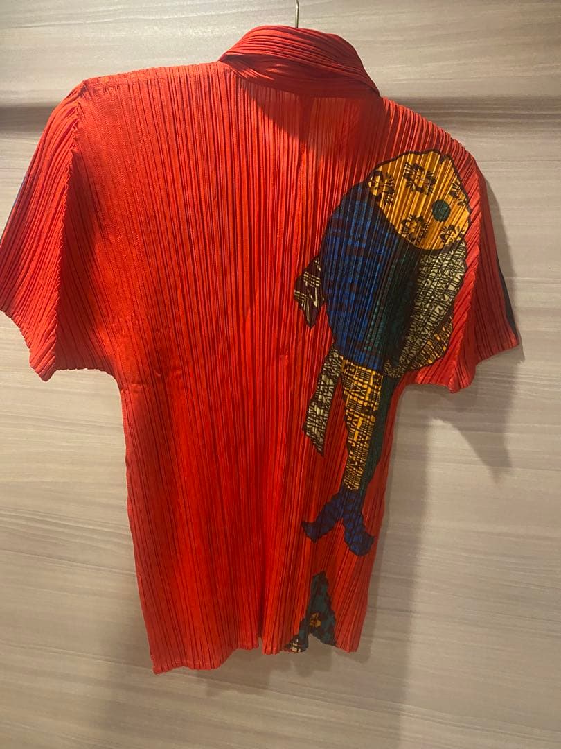 PLEATS PLEASE イッセイミヤケ　魚柄　ブラウス