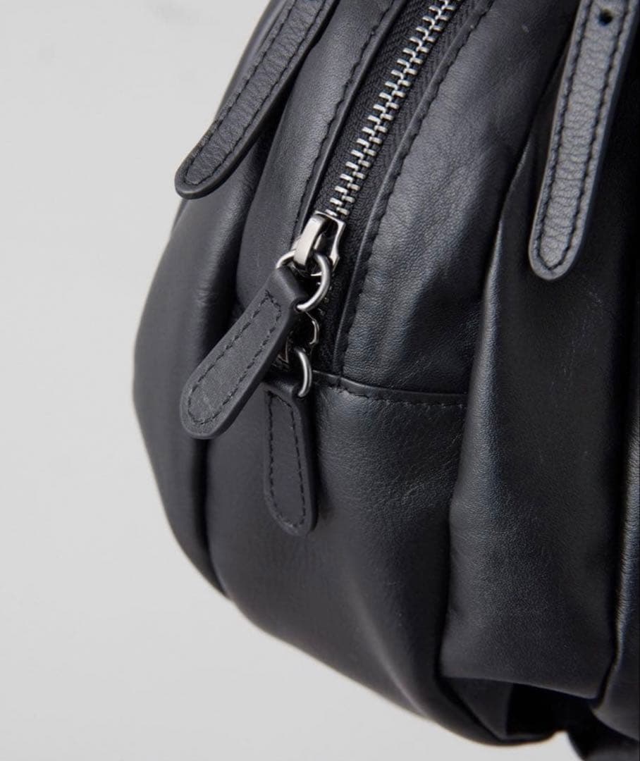 イア パピヨネ　コロンボストンバッグ ブラック