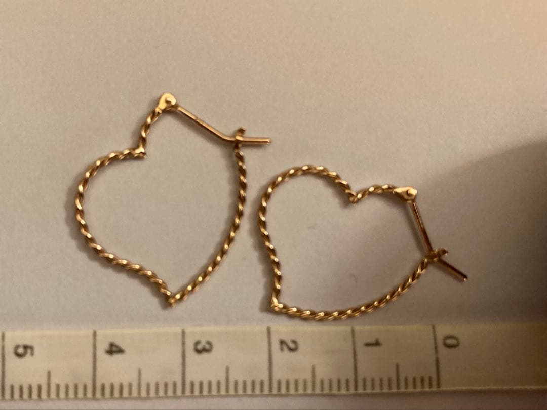 ノジェス　ツイストハート　フープピアス　 k10