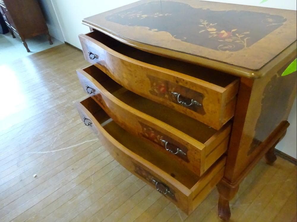 イタリア家具　3段チェスト　玉杢　猫脚　象嵌細工　高級クラシック　エレガント
