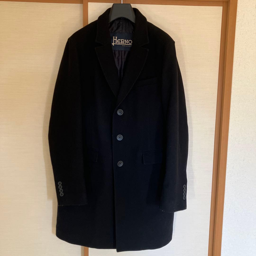 定価13万　HERNO ブラック チェスターコート　黒　50