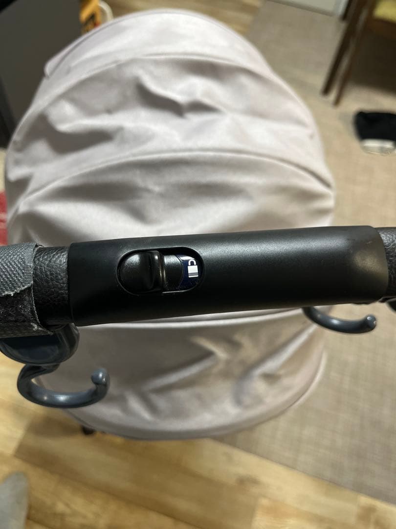 アップリカ.ラクーナ クッション フリー プラス AB ベージュ.ベビーカー