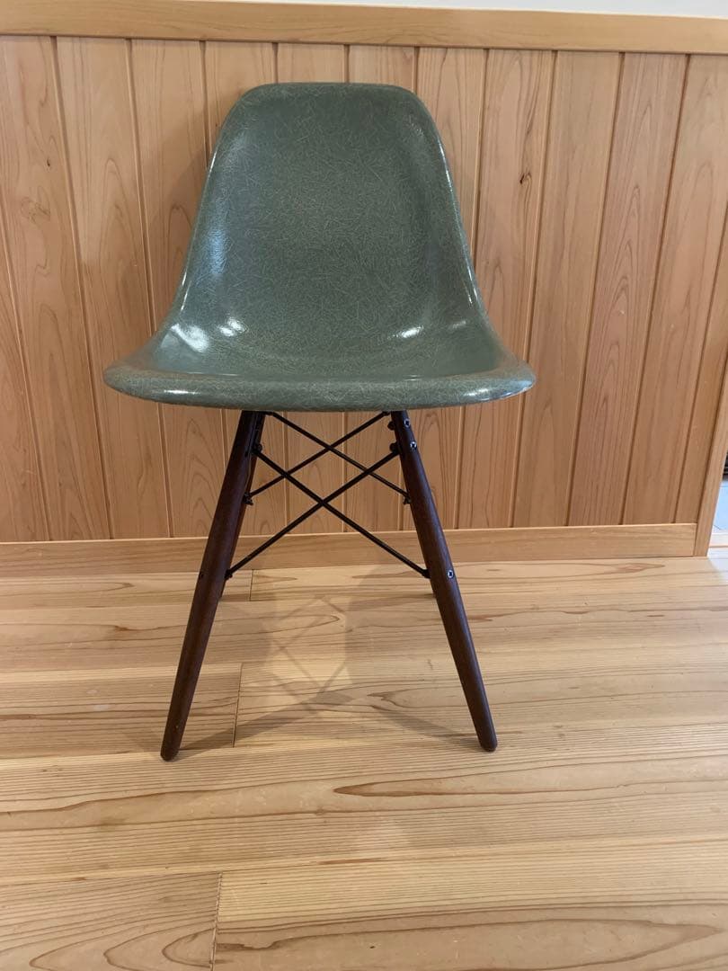 モダニカ　サイドシェルチェア　イームズ