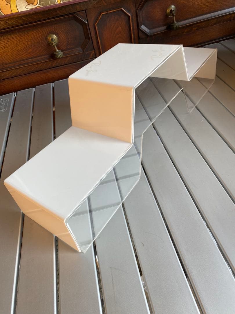 Ray-Ban レイバン　ディスプレイスタンド　アクリルスタンド　飾り棚　眼鏡置