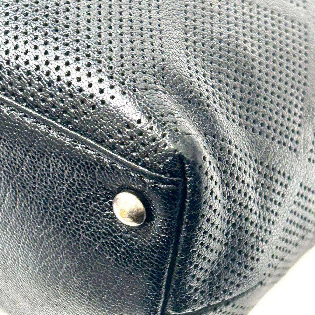 のびシャネル　パンチングレザー　ダイヤステッチ　ココマーク　トートバッグ