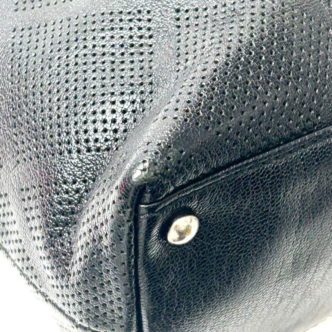 のびシャネル　パンチングレザー　ダイヤステッチ　ココマーク　トートバッグ