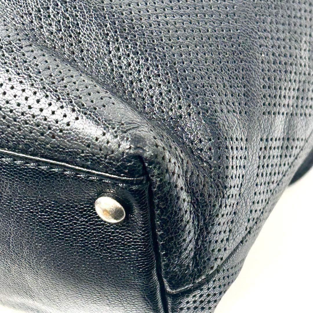 のびシャネル　パンチングレザー　ダイヤステッチ　ココマーク　トートバッグ