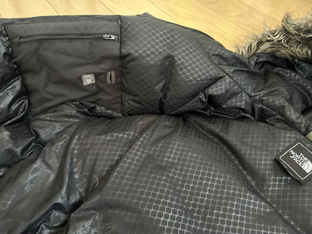 The North Face ブラックダウンジャケット　Mサイズ