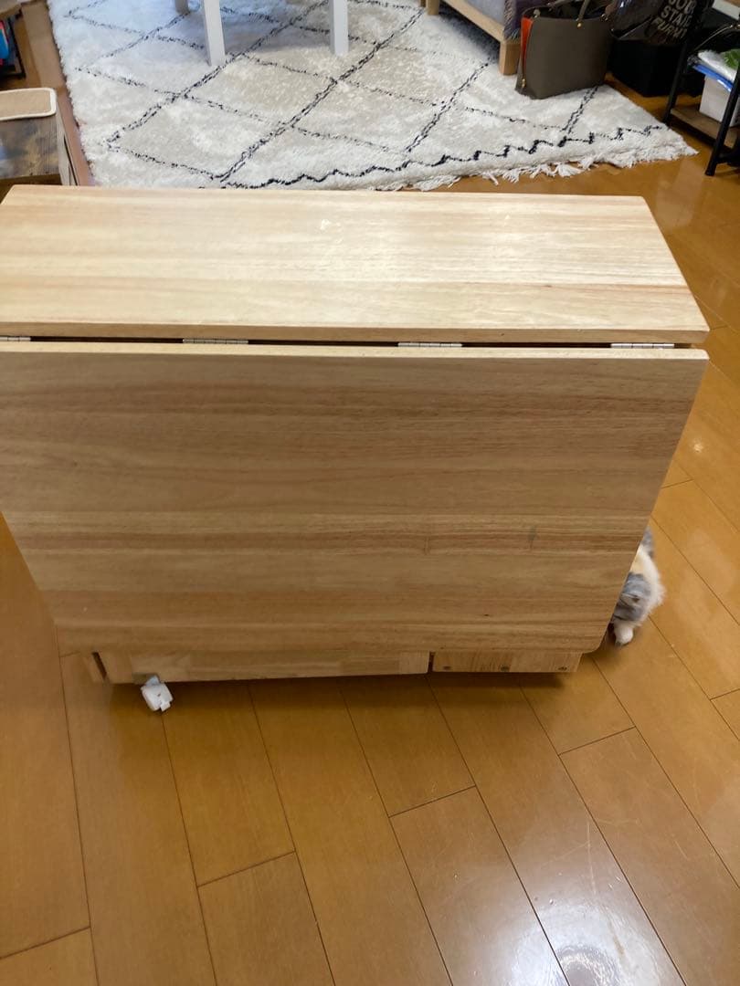 中菱形骨 。ダイニングテーブルセット 4人掛けキャスター付き 木製