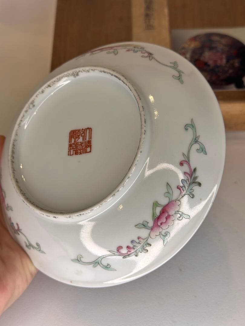 希少品 中国大清乾隆年製 百花不落地小皿 金彩満彩絵 盘口金彩 有銘 共箱共布