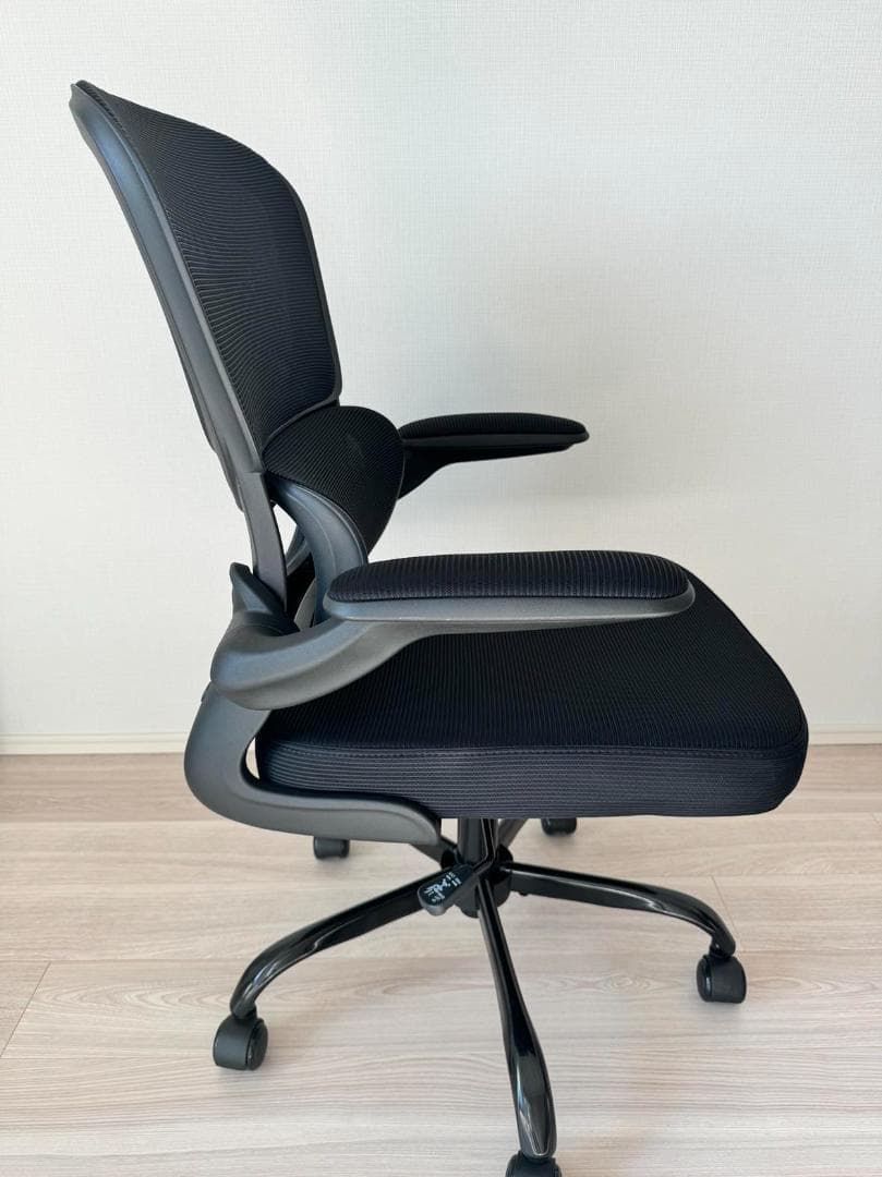 【新品/未使用】あぐらかける広い座面の疲れないオフィスチェア