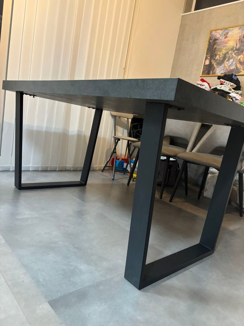 【送料込み】ダイニングテーブル　お洒落　モダン