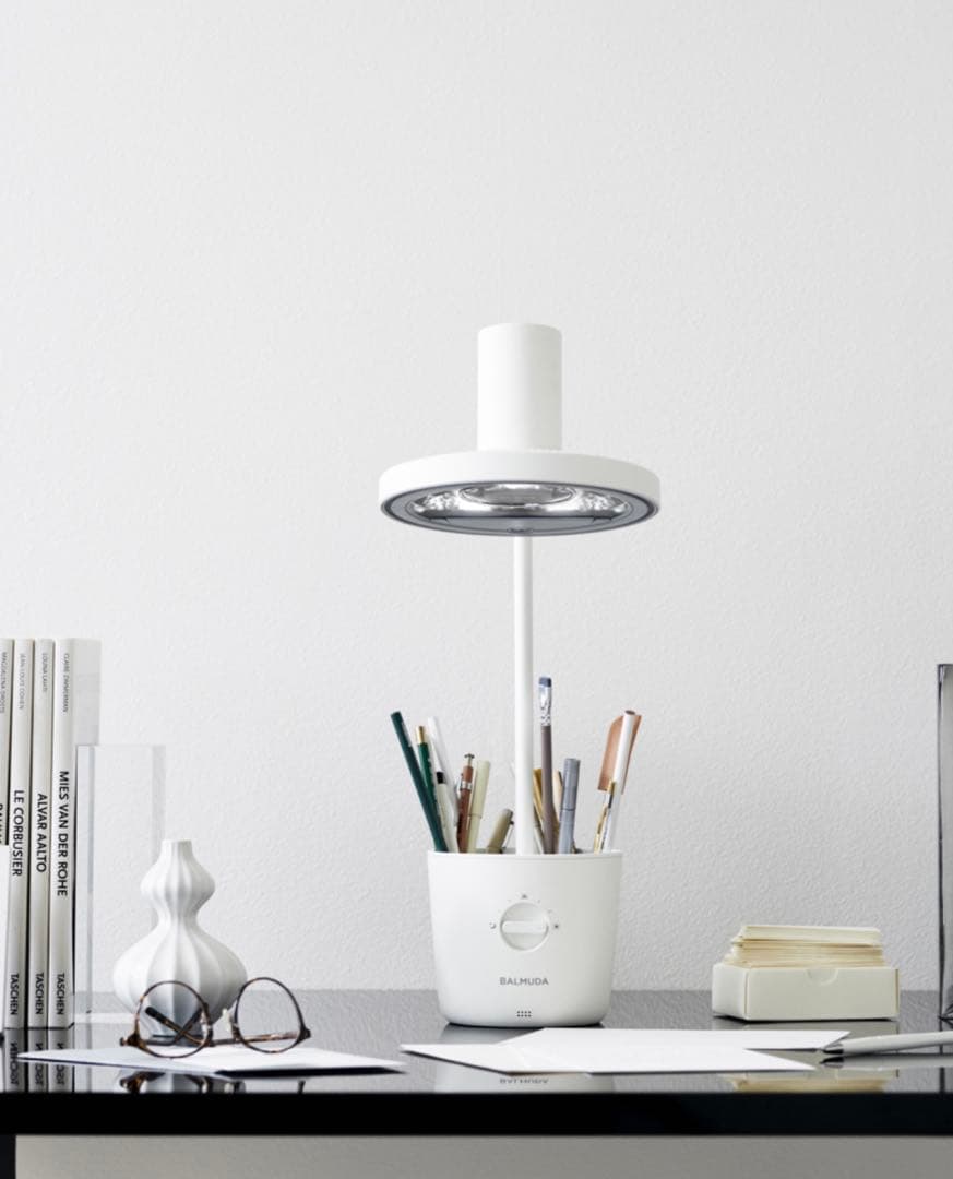 バルミューダ　BALMUDA デスクライト　L01A-WH