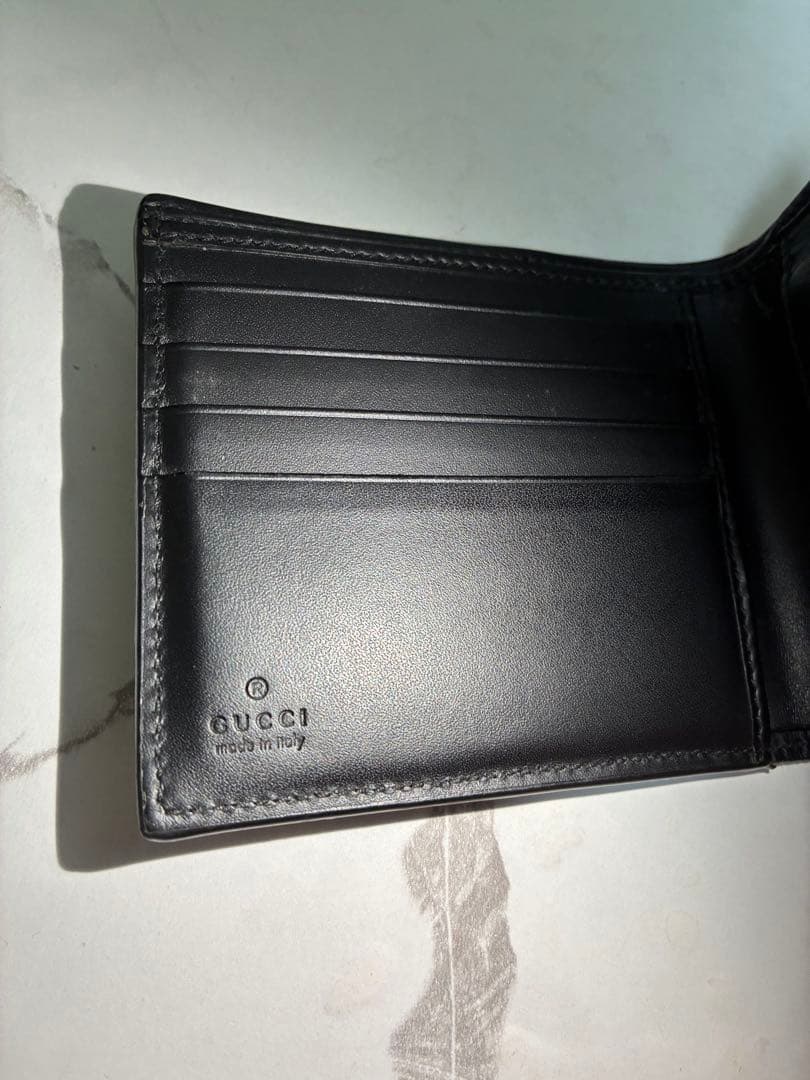 ✨「美品」✨GUCCI 蛇刺繍 二つ折り財布