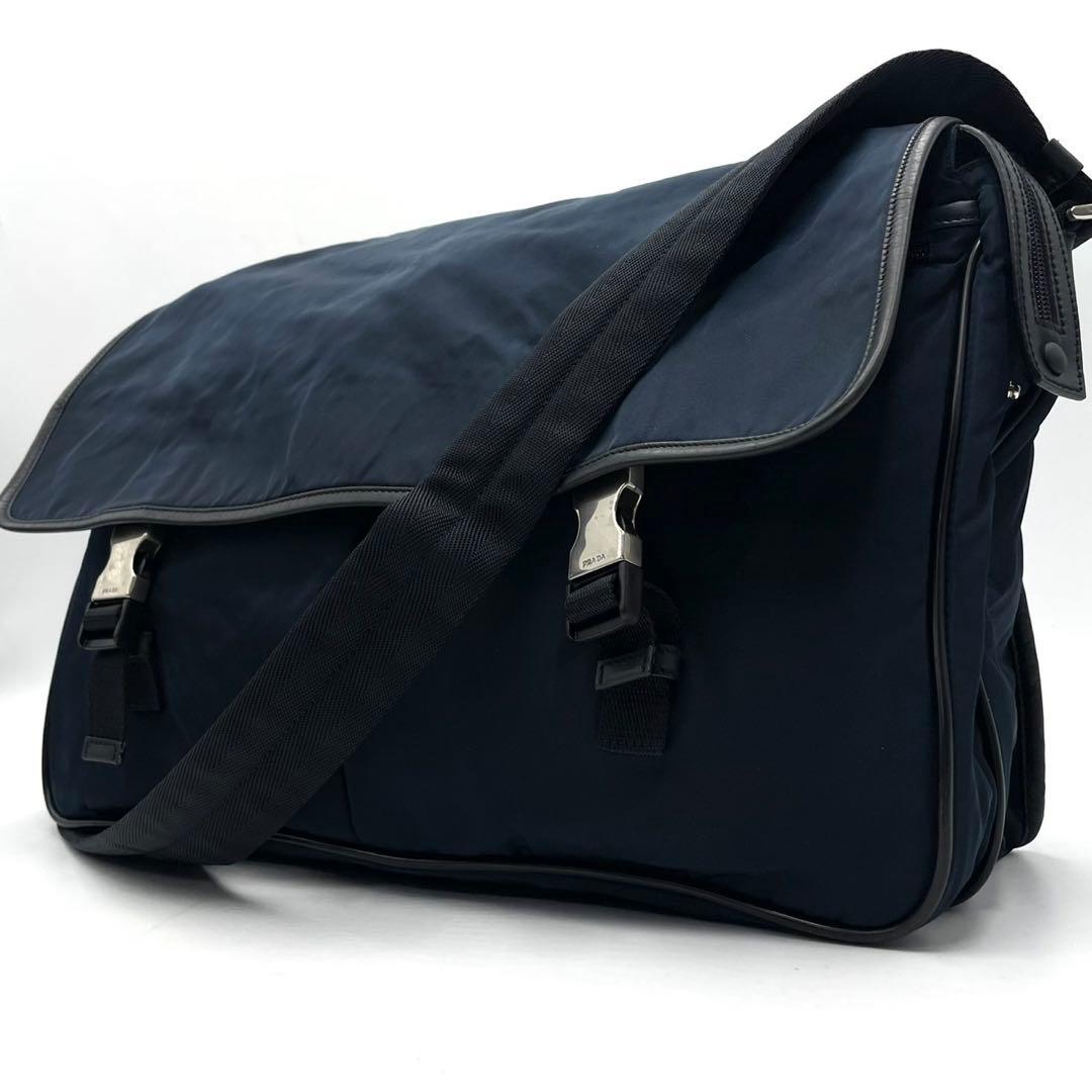 プラダ 三角ロゴ メッセンジャー A4収納可能 メンズ プレート 白タグ