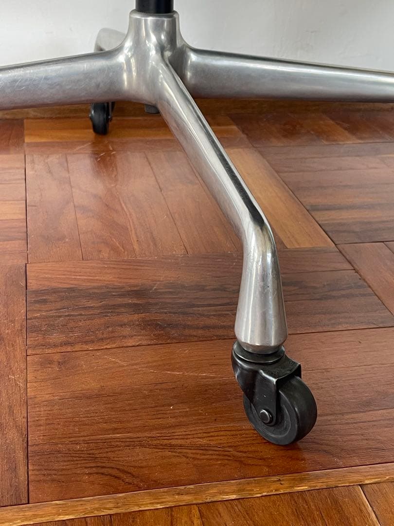 ハーマンミラー ヴィンテージ イームズ アルミナム グループ チェ