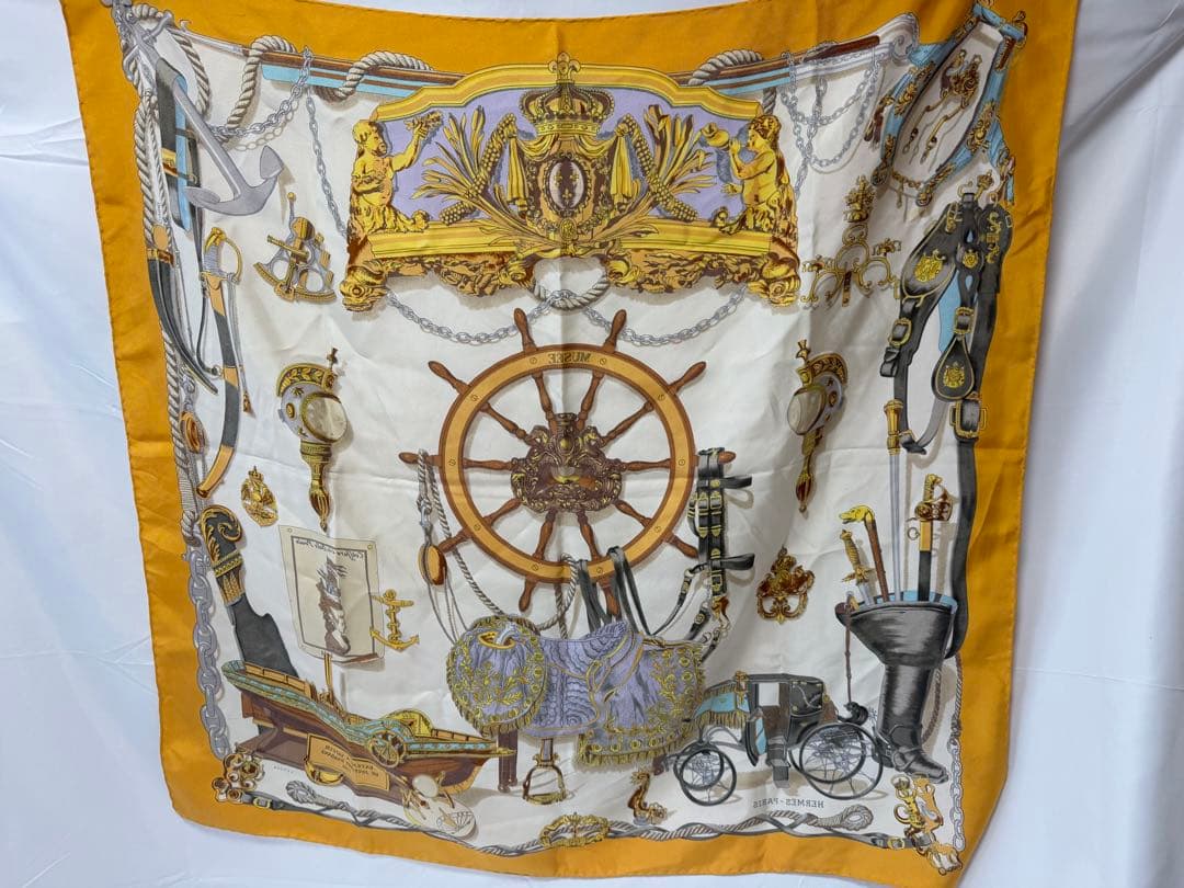 エルメスのカレ90 MUSEE（博物館）