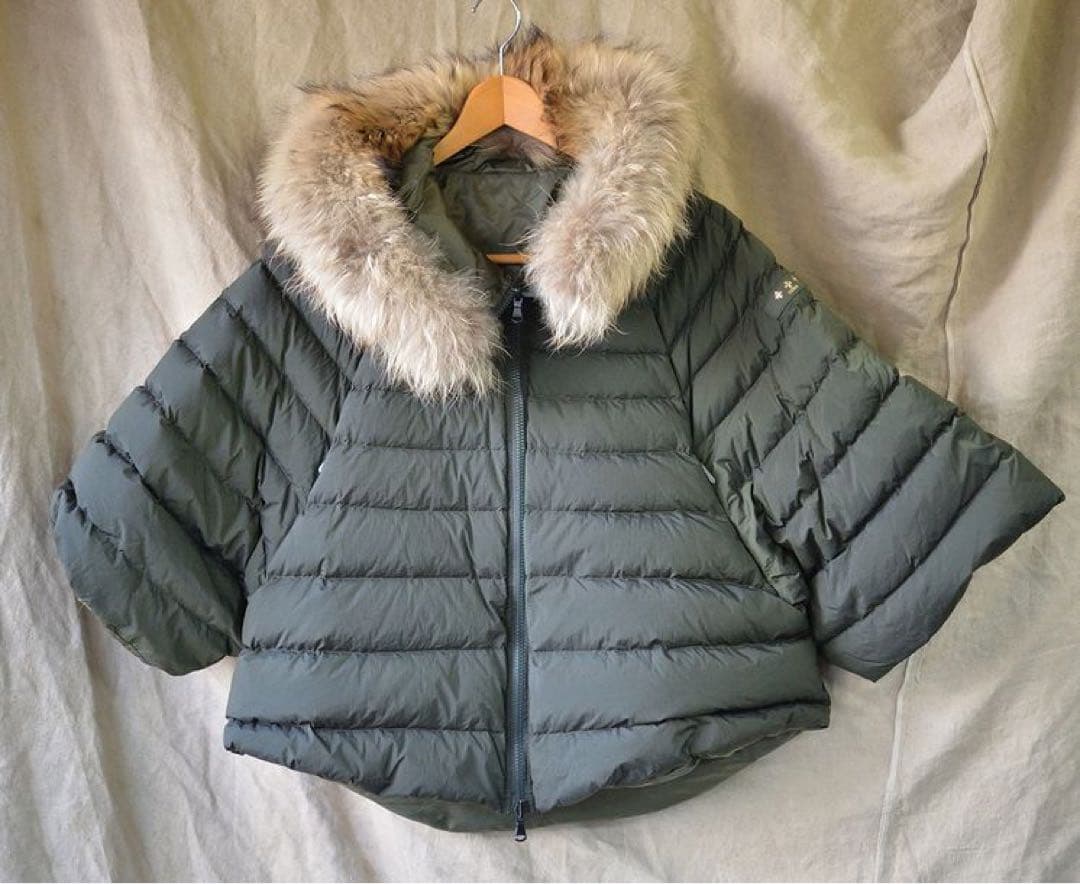 値下げ　TATRAS タトラス　ダークグリーン ファー付きダウンジャケット可愛い