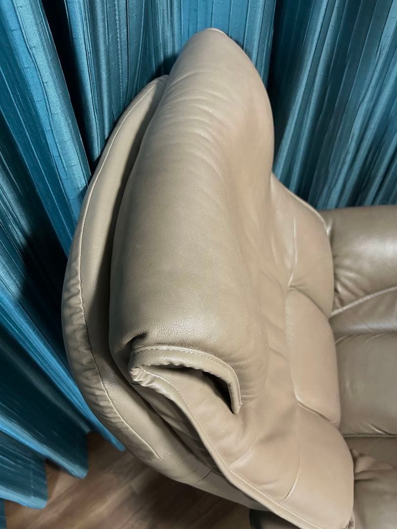 カリモク.リクライニングチェアー