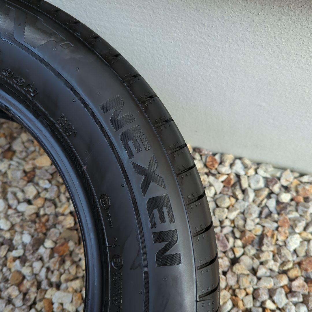 25年製シトロエンベルランゴロング標準タイヤ16インチ205/60R16