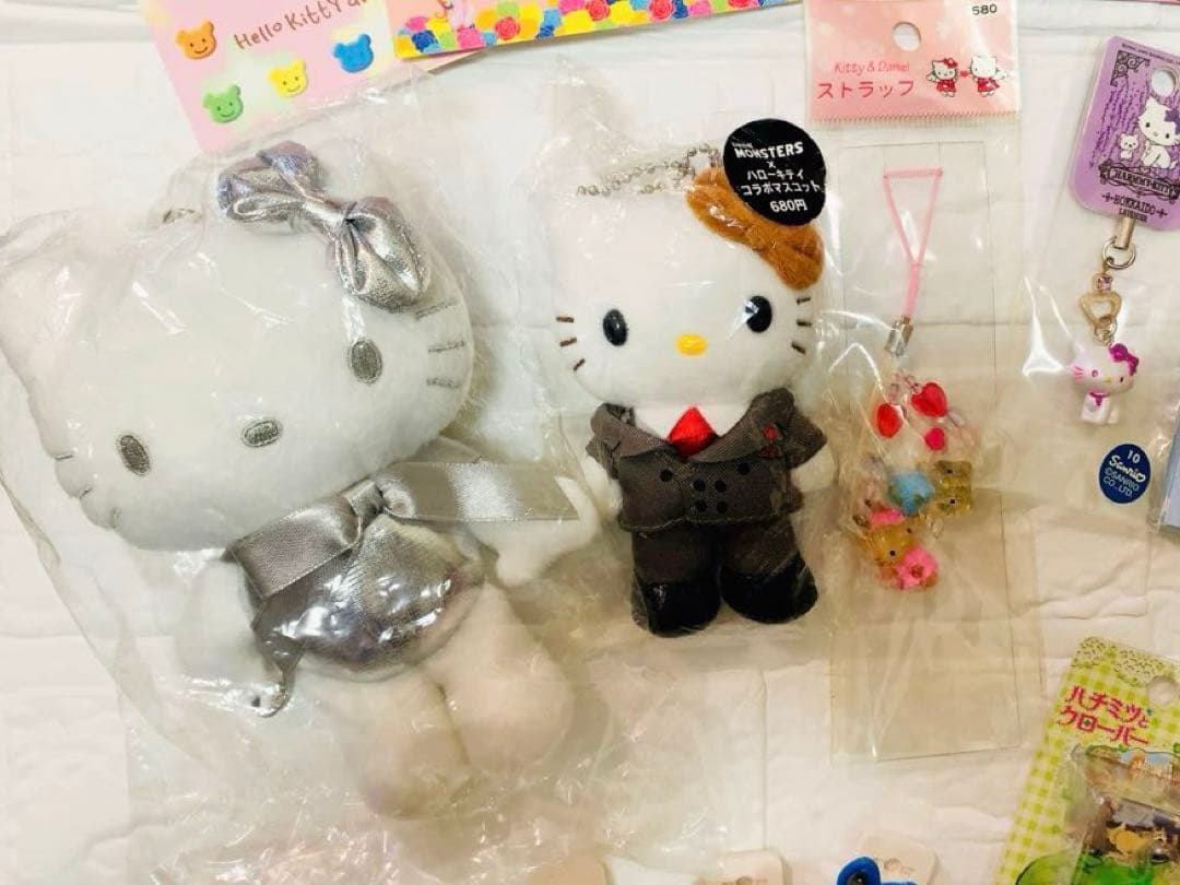 d*3様 ☆レア☆ ハローキティ ぬいぐるみ　ストラップ　メモ　ポストカード等