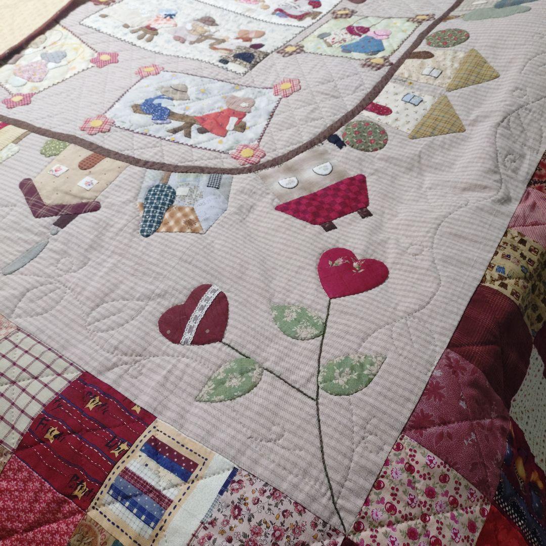 ハンドメイド　パッチワークベッドカバー