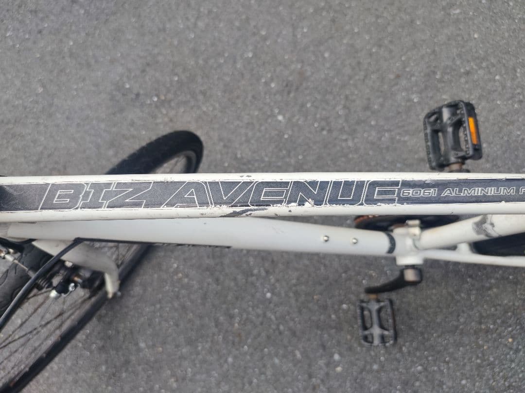 自転車 クロスバイク BIZ AVENUE 26inchi ７段変速