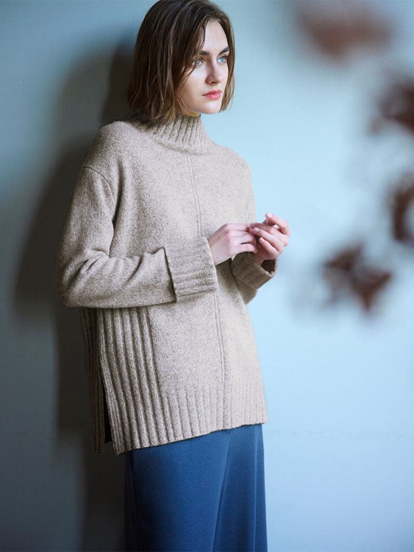 美品 セオリーリュクス ハイネックニット　ウールカシミヤ　スリット　グレージュ